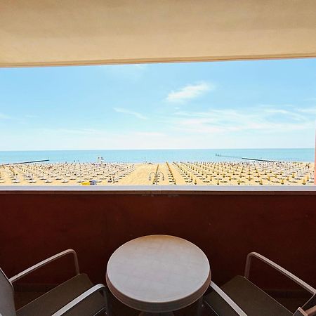 Villa Alpina - Frontemare Centrale - Immobil Relax Lido di Jesolo Exterior foto